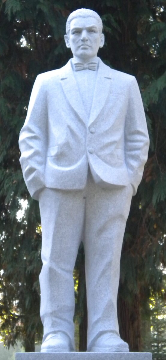 Falco-Statue im Kurpark Gars am Kamp (Denkmal, erkennbar Falco)