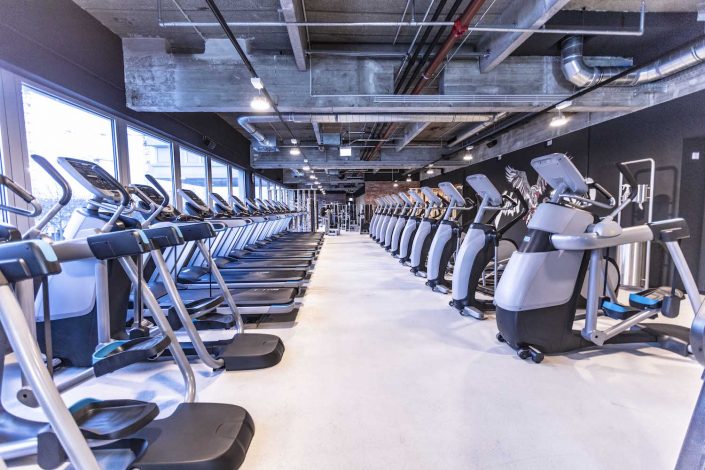 Pumpen bis der Morgen kommt – Das modernste McFIT-Studio Europas eröffnete am Wienerberg