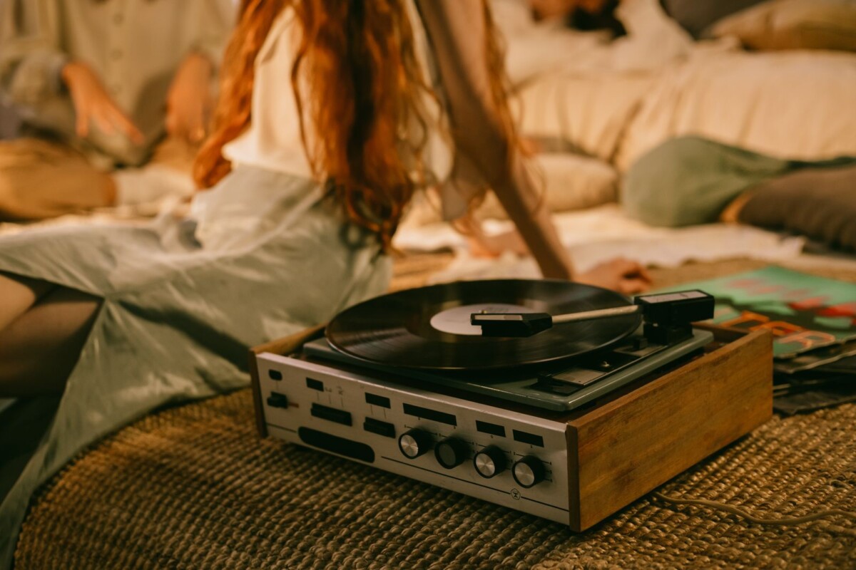 Vintage-Plattenspieler / Vinyl, 70er-Nostalgie