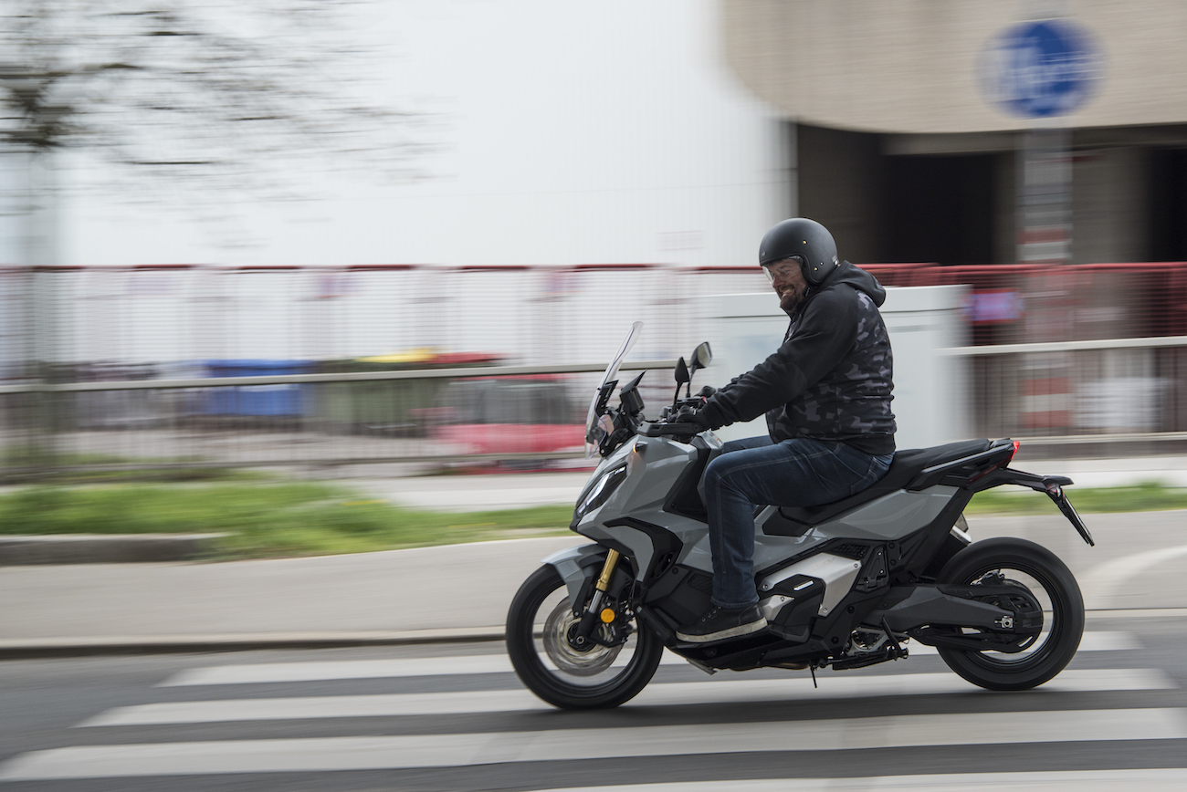 Blöd grinsend ins Radar fahren