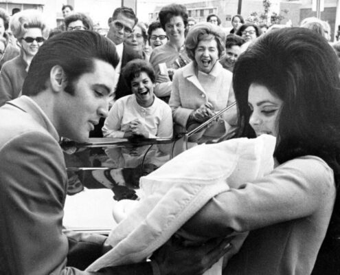 Elvis & Priscilla Presley mit Baby Lisa Marie, Februar 1968