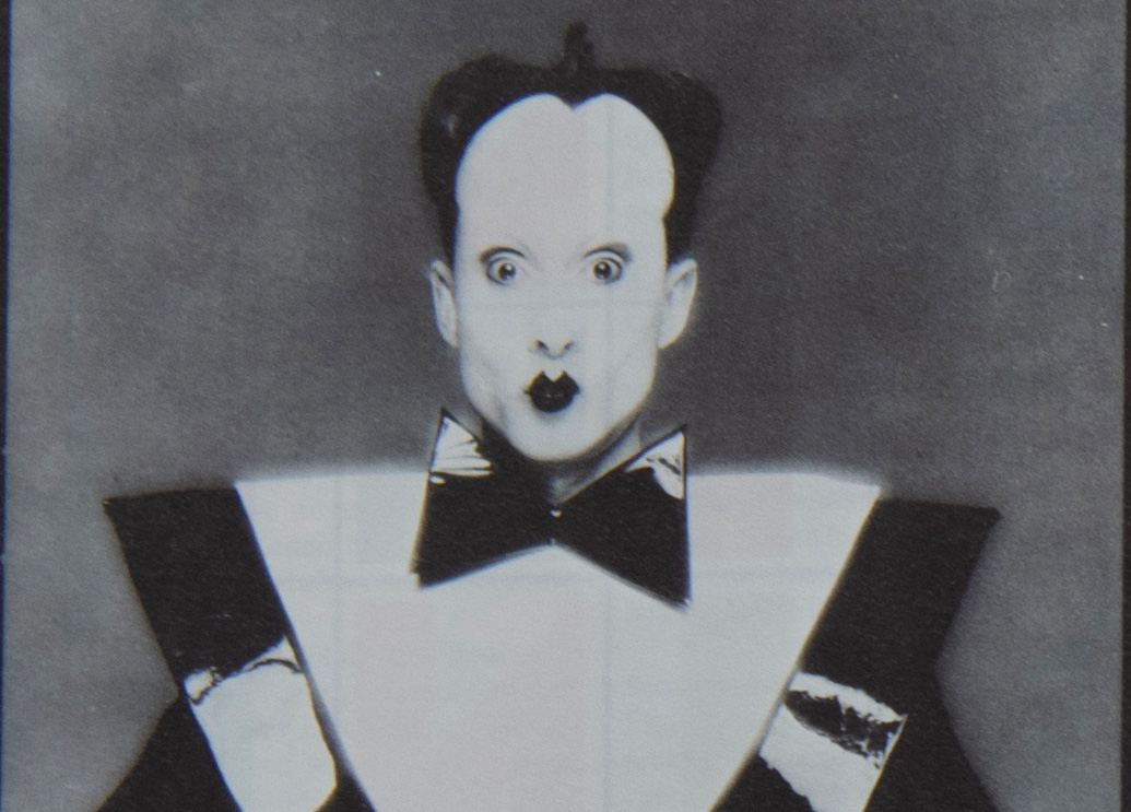 KLAUS NOMI: MANCHE COMIX-HELDEN STERBEN DOCH