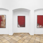 Ausstellungsansicht der Hermann-Nitsch-Schau bei Suppan Fine Arts in Wien