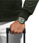 Zweifarbiger Reif mit 24-Stunden-Skala der Bell & Ross BR-05 GMT