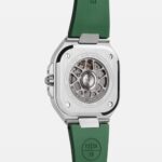 Saphirglasboden der Bell & Ross BR-05 GMT Green Steel mit Kaliber BR-CAL.325-1
