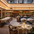Jugendstil-Interieur des Restaurants Le Sept Wien im Mandarin Oriental