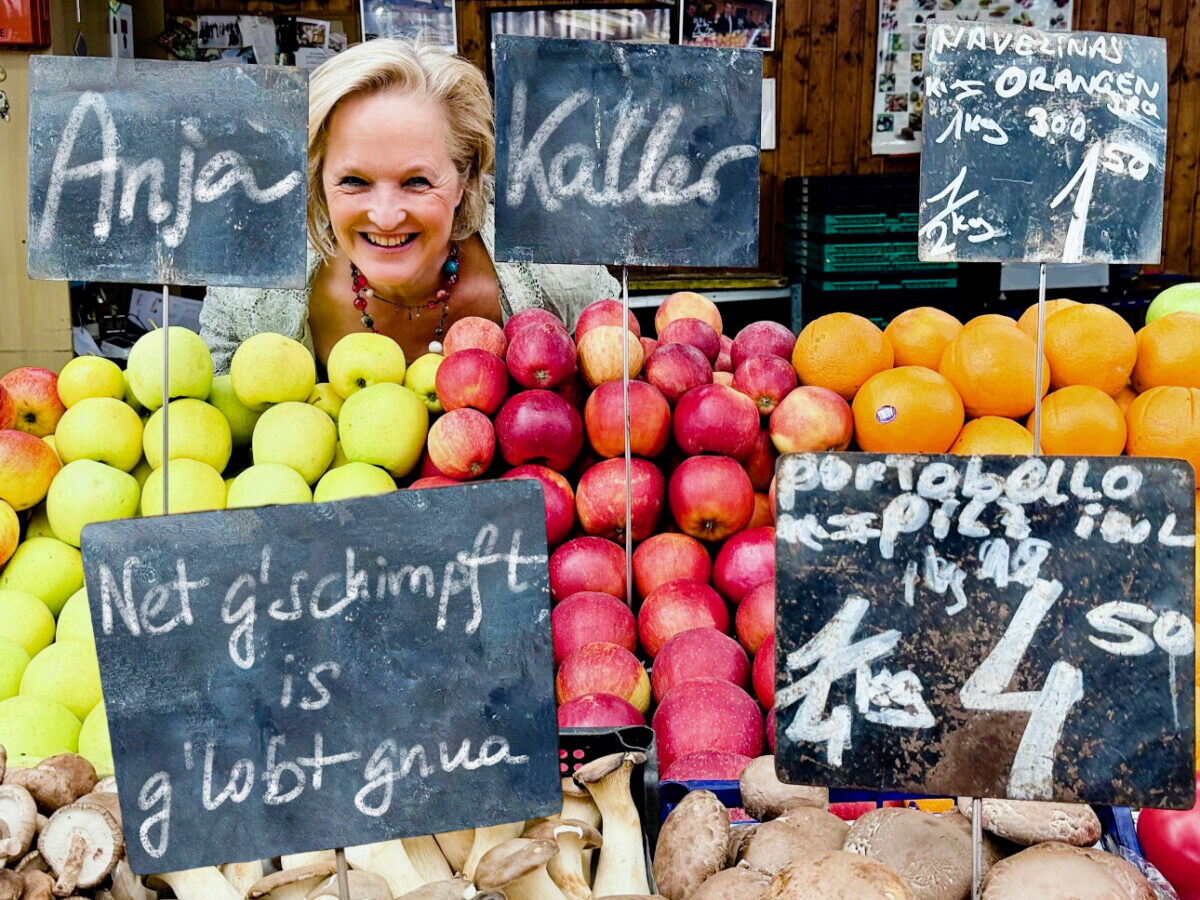 Anja Kaller im Kabarett Niedermair mit ihrem neuen Musikkabarettprogramm