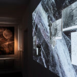 Domestic Astronomy Installation mit Alltagsobjekten, Helsinki 2025