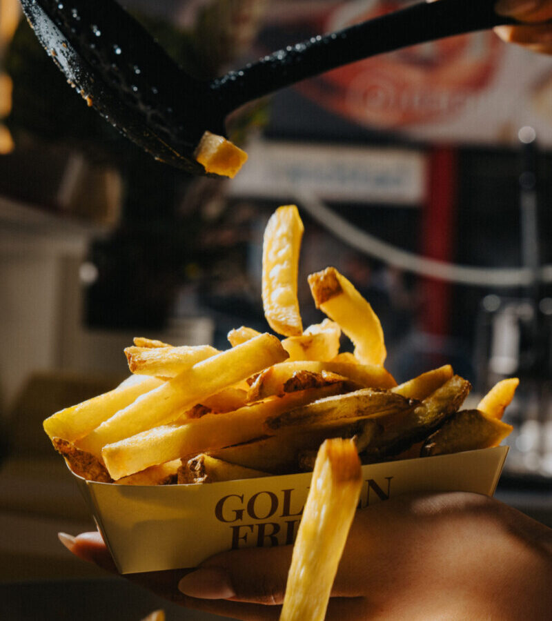 Golden Frites Wien: Portion doppelt frittierter Pommes in der Neubaugasse