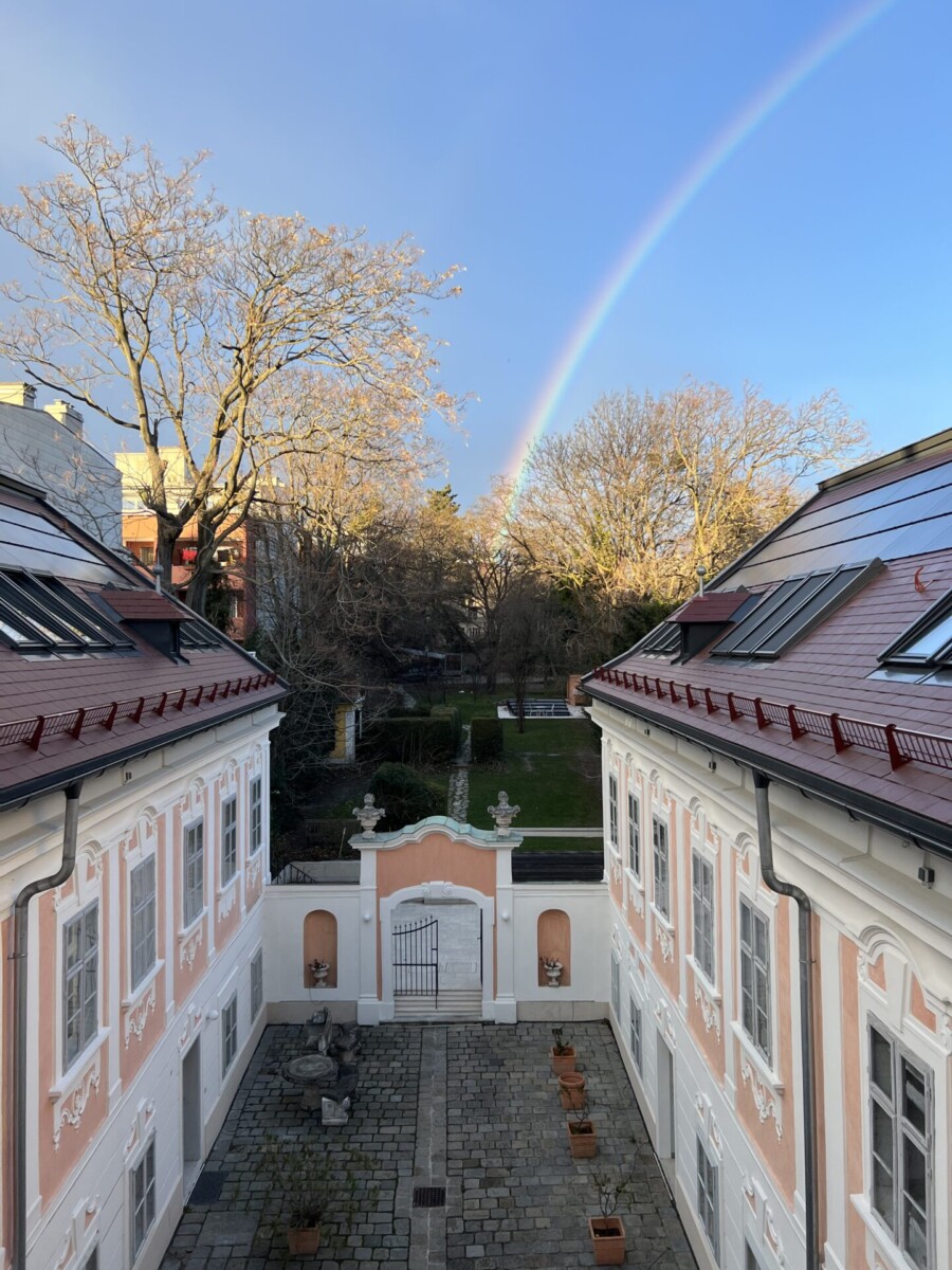 Der barocke Innenhof des Töpfelhauses in Wien-Penzing