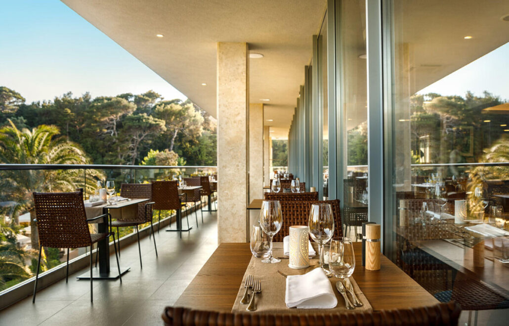 Terrasse des Premium-Buffetrestaurants Nobilis im Imperial Heritage Hotel Rab