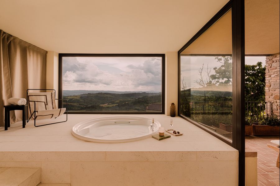 Aethos Hotels, Herbst in Italien