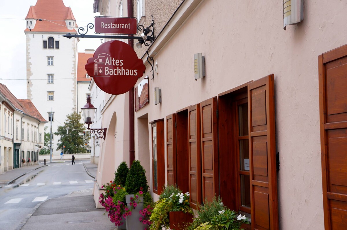 Fassade des Alten Backhaus in Wiener Neustadt, historisches Gebäude