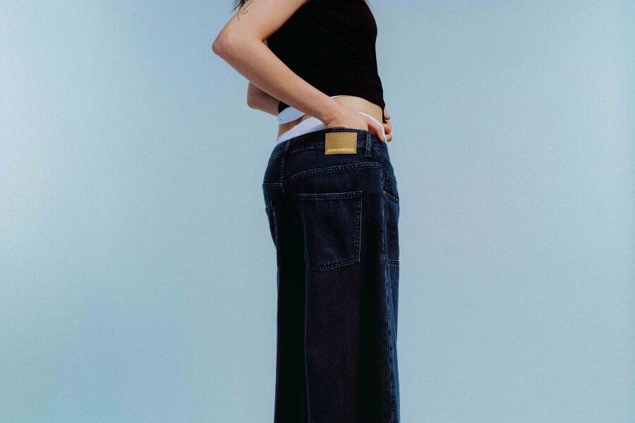 Cara Delevingne bricht die Jeans-Regeln