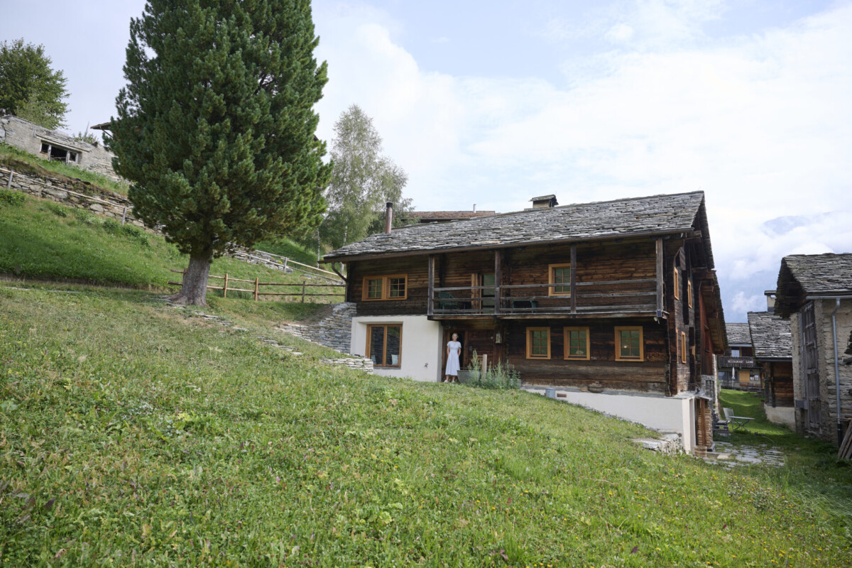 Das historische Baschli Haus in Leis bei Vals, saniert von Irina Domenig-Skaanes