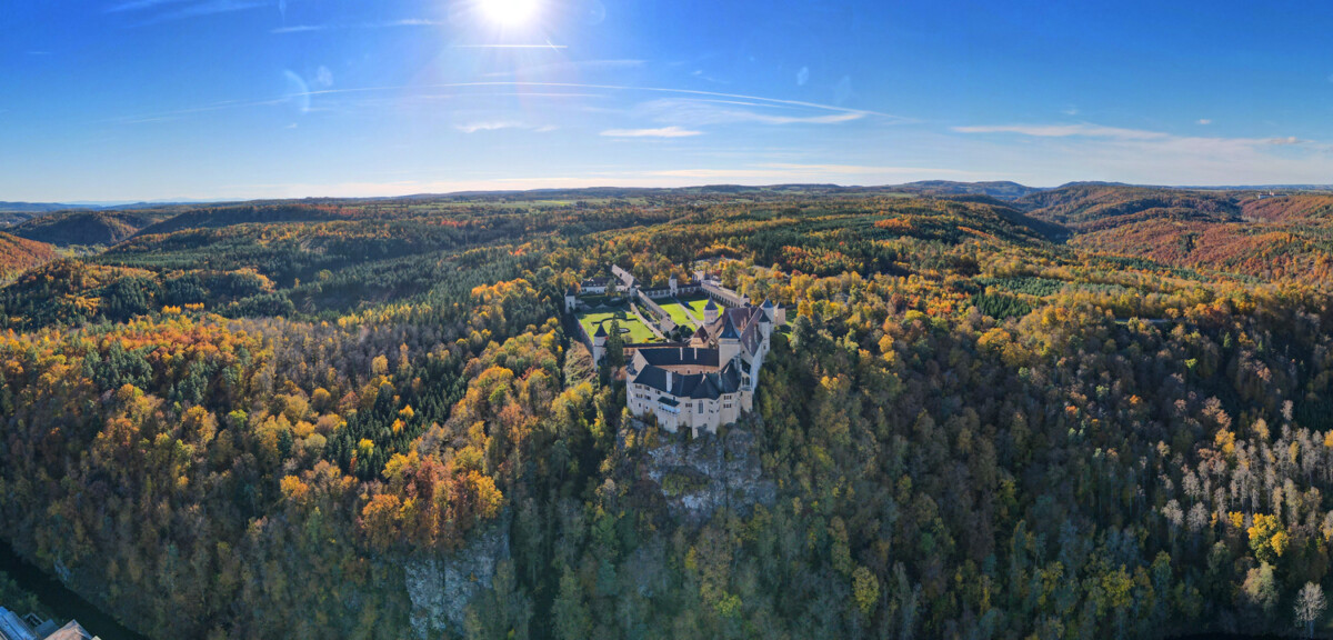 Die Rosenburg im herbstlichen Waldviertel