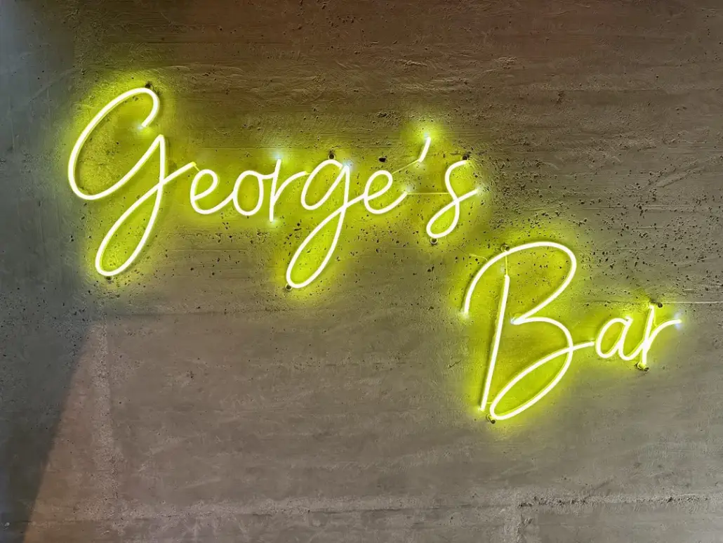 Der Bartresen von George's Bar im Erdgeschoß von Georg Danzers Elternhaus, Wien