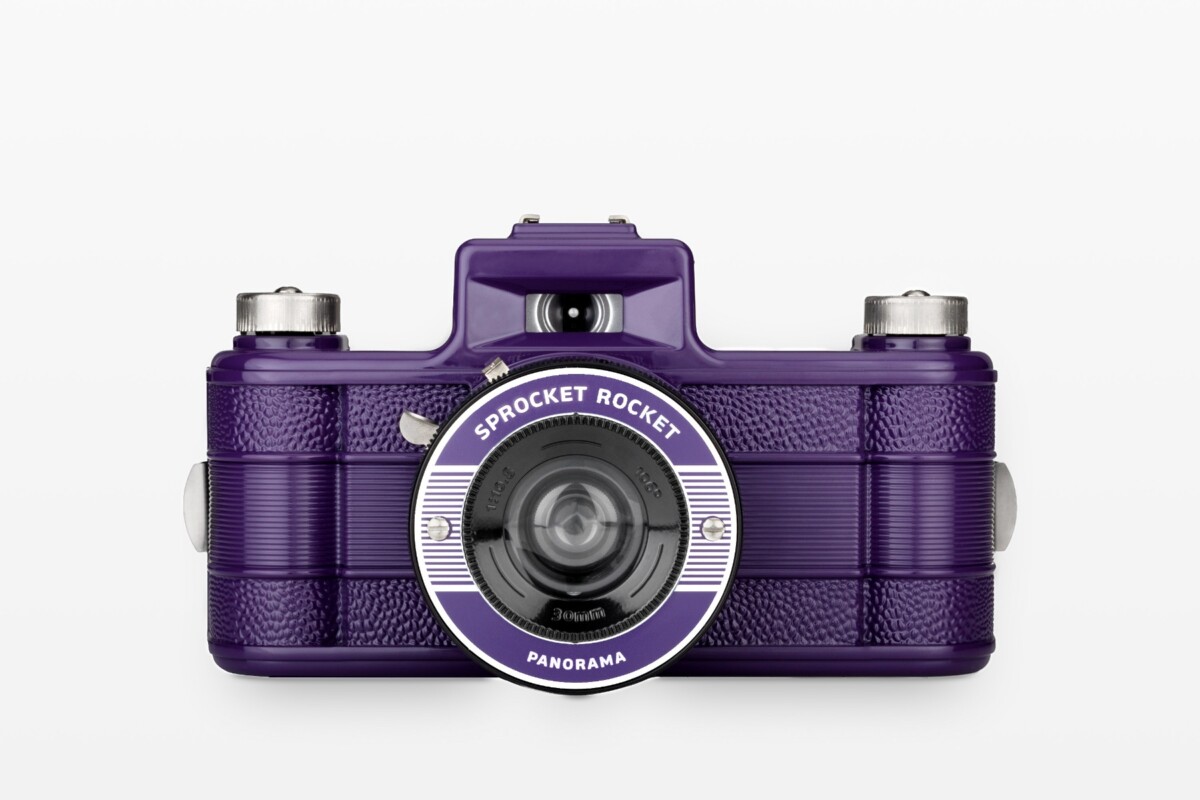 Lomography Sprocket Rocket Ultra Violet Panoramakamera in violettem Gehäuse