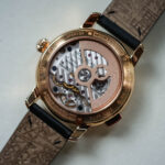 Kalbslederarmband des Montblanc Star Legacy Nicolas Rieussec Chronograph mit Pariser Kartenmotiv auf der Rückseite