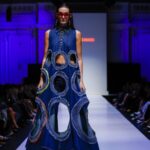 Opening Show Velvet Nights: Look von einem der 36 Designer:innen der Vienna Fashion Week.26