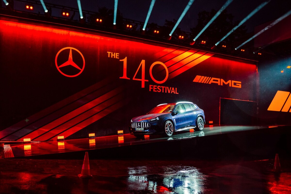 Mercedes-AMG GT SUV auf der Bühne beim 140 Festival