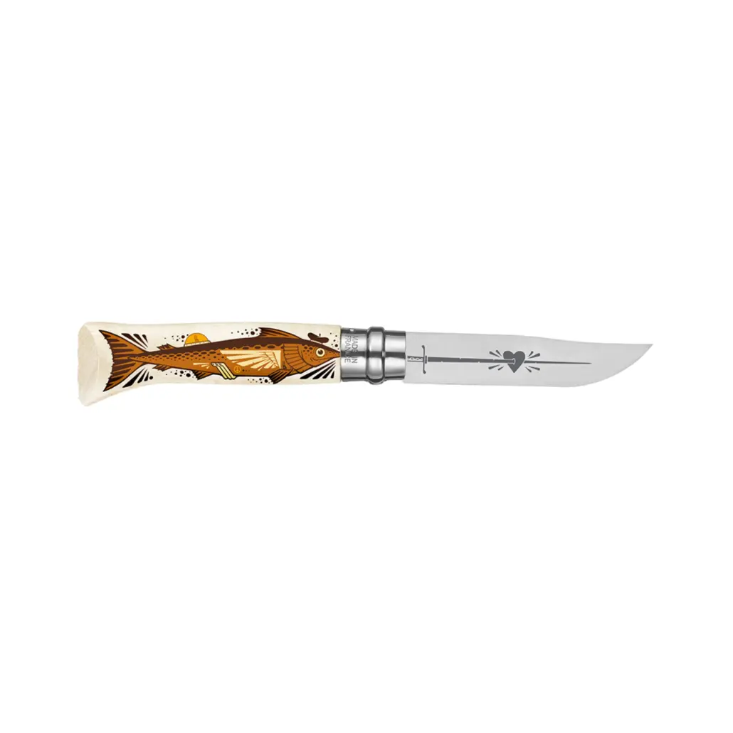 Opinel N°08 The Swordfisherman, Klinge mit Degen-und-Herz-Gravur