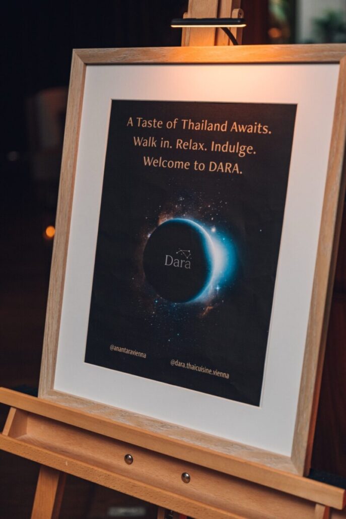 DARA-Aufsteller mit dem Schriftzug A Taste of Thailand Awaits